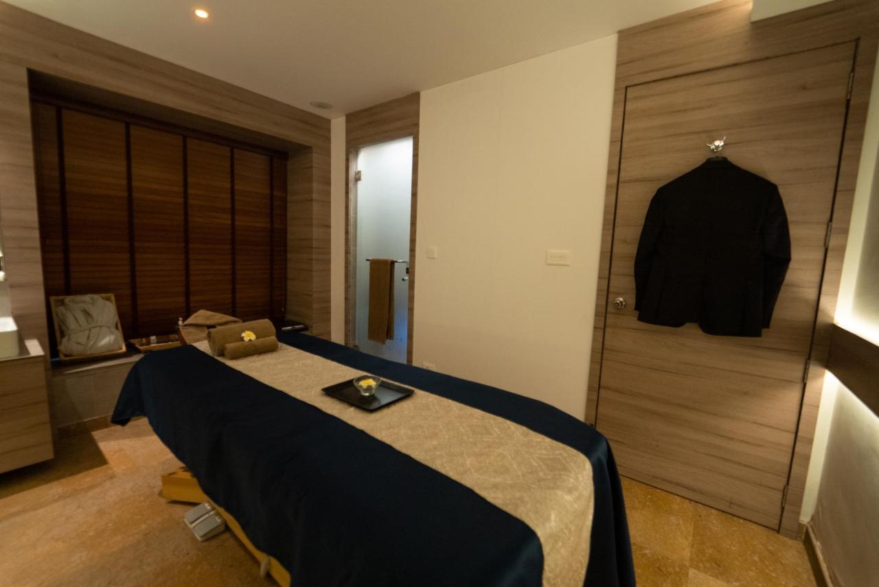 Hycinth Hotels Thiruvananthapuram Εξωτερικό φωτογραφία