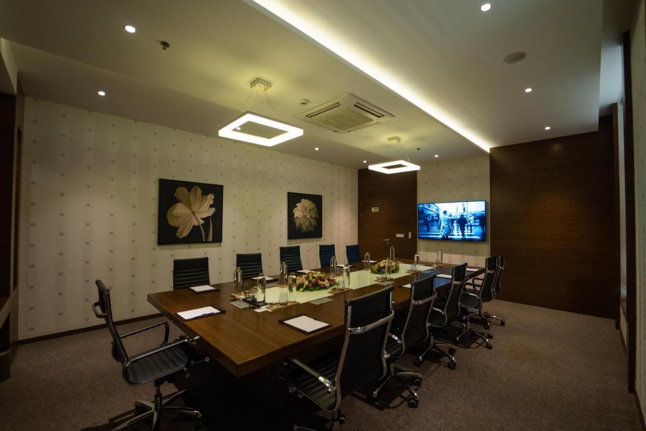 Hycinth Hotels Thiruvananthapuram Εξωτερικό φωτογραφία