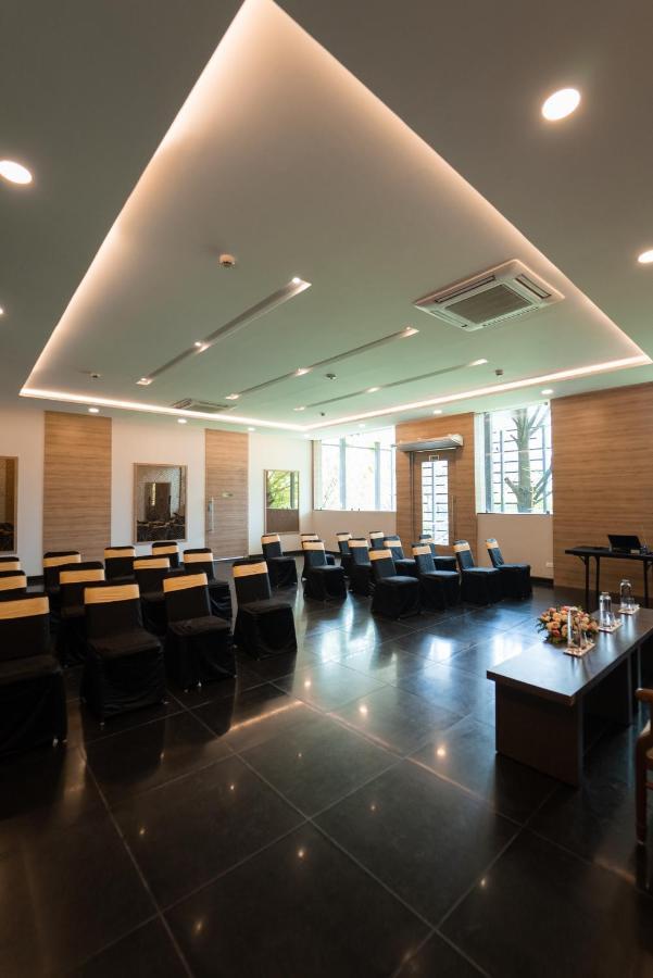 Hycinth Hotels Thiruvananthapuram Εξωτερικό φωτογραφία